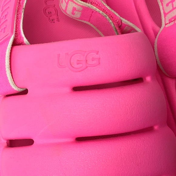 UGG Big Kids Sport Yeah Sandals Taffy Pink Size 4K - Picture 12 of 14